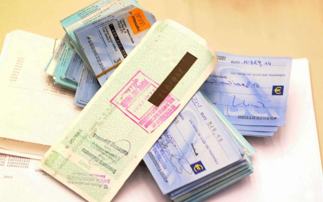 Genitore scriminato per la somma esigua non versata al minore compensata da assegni raddoppiati