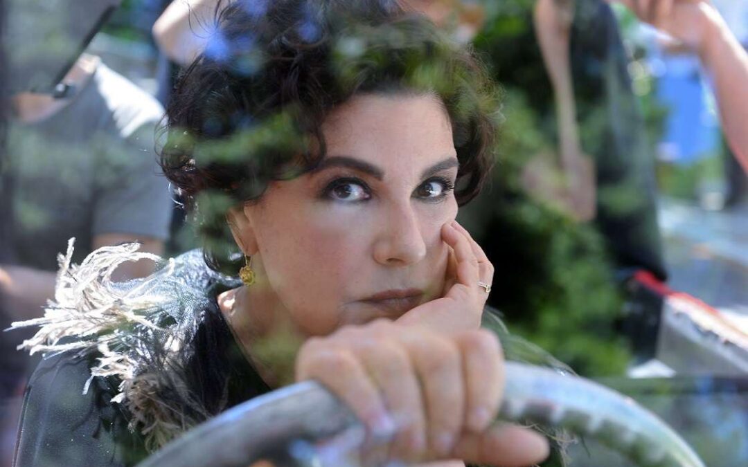 Istituto Luce Cinecittà e Teatro dell’Opera di Roma presentano LA PRIMA DONNA un film di TONY SACCUCCI con LICIA MAGLIETTA