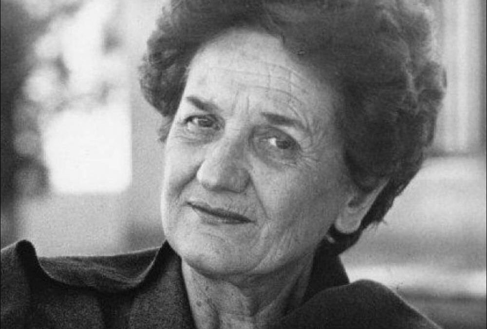 Un francobollo dedicato a Elena Gianini Belotti: accolta la proposta di Noi Rete Donne