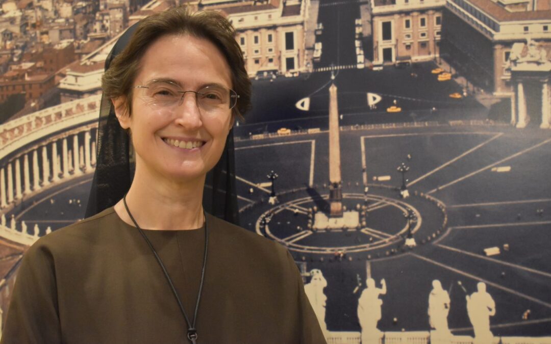 Suor Raffaella Petrini, F.S.E.  Segretario Generale del Governatorato dello Stato della Città del Vaticano, e professoressa di Scienze Sociali