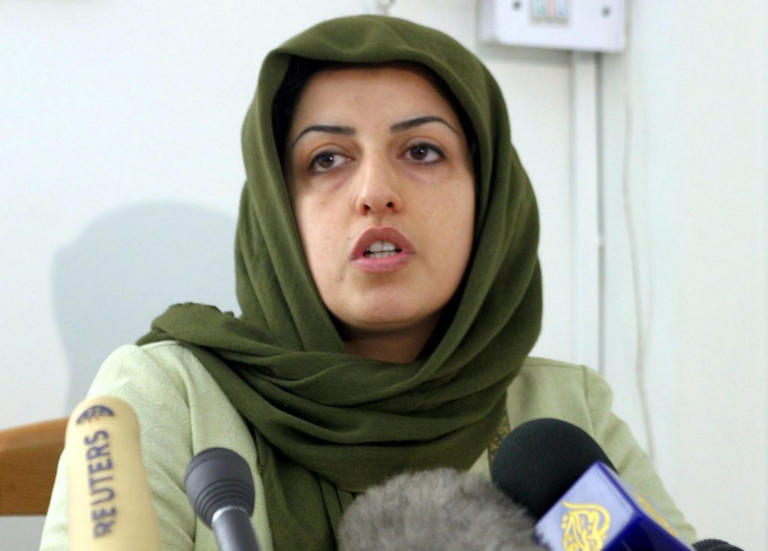 Iran, la premio Nobel Narges Mohammadi ricoverata due volte dopo l’arresto