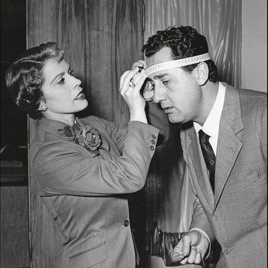 “Piccolo manuale di comicità femminista”, di Luisa Merloni, Einaudi ed.