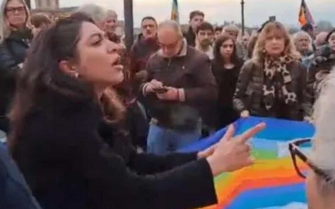 A fianco delle donne iraniane: ‘Perché siete stati in silenzio con 40.000 morti?’